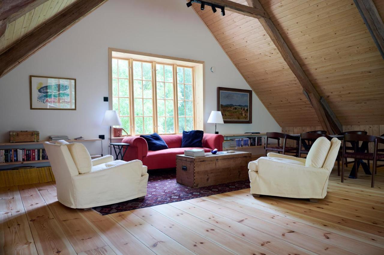 Spectacular 6-Bed House In Beautiful Manor Park Villa มารีเฟรียด ภายนอก รูปภาพ